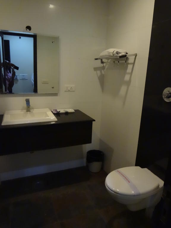 Hotel Siam International เดลี ภายนอก รูปภาพ